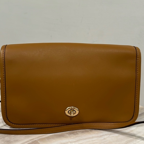 Coach Penny Leather Crossbody Bag EUC - Picture 4 of 17